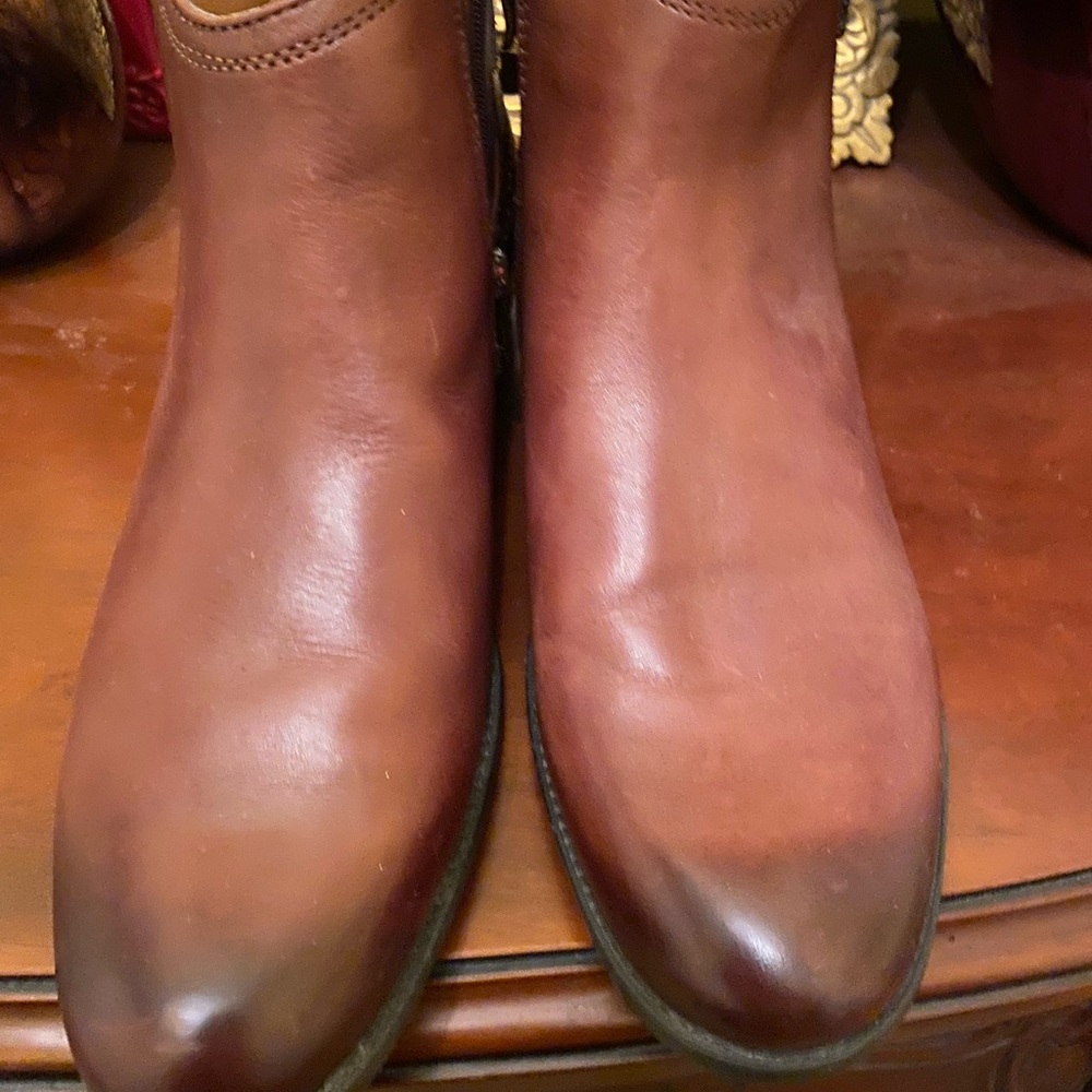 Brown leather Bussola boots